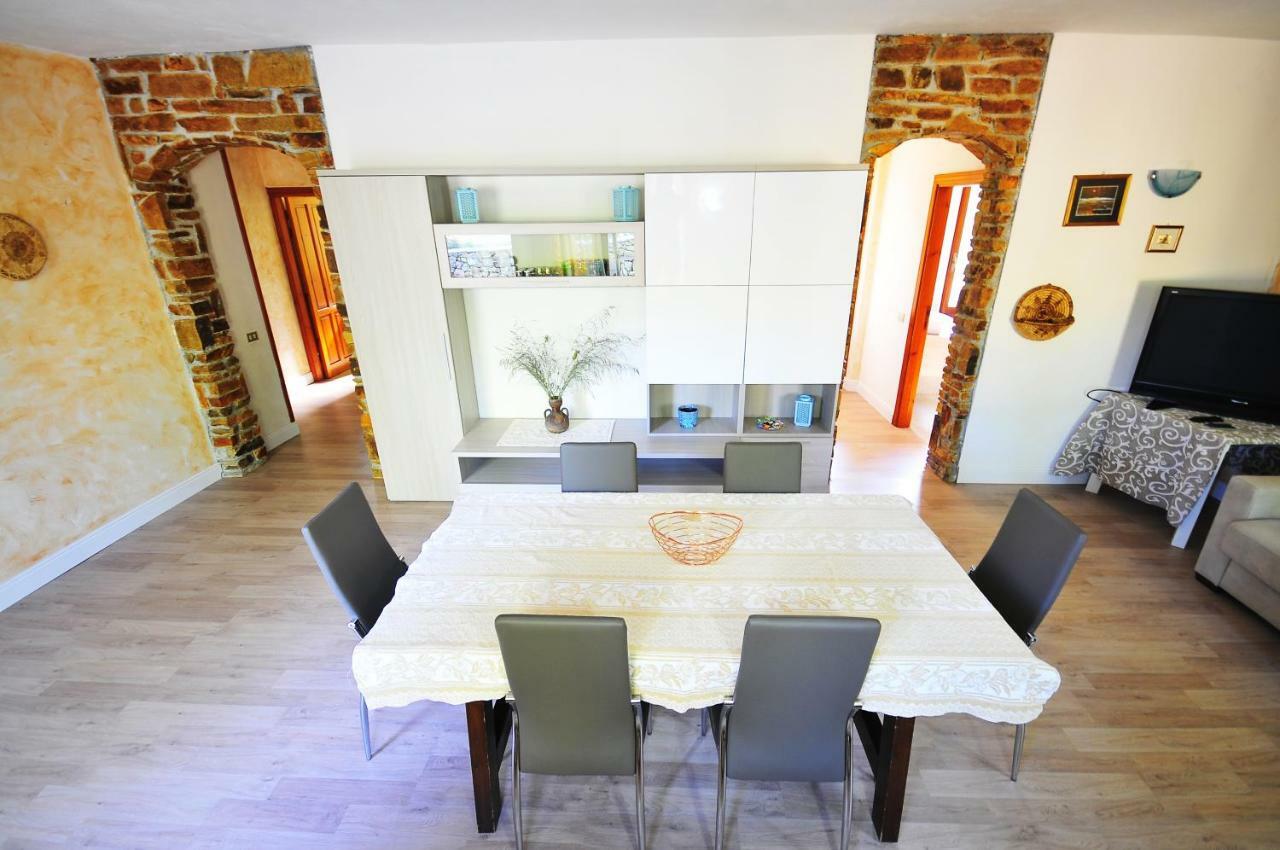 Willa Residenza I Melograni Porto Ottiolu Zewnętrze zdjęcie