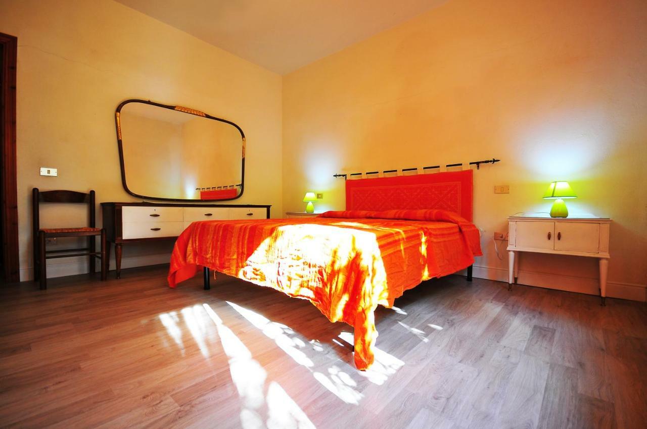 Willa Residenza I Melograni Porto Ottiolu Zewnętrze zdjęcie